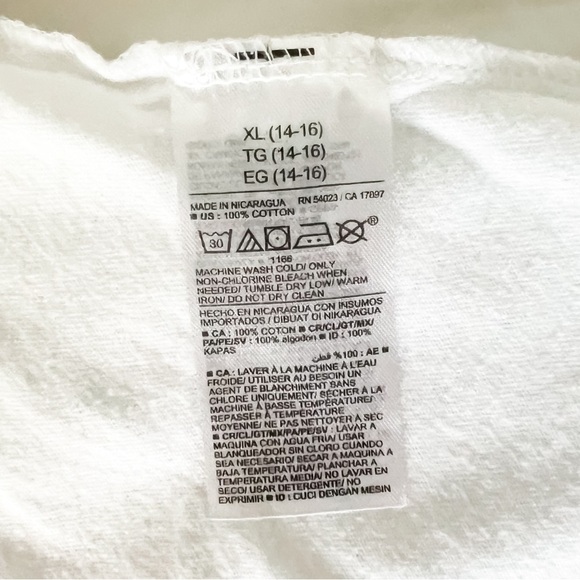 Old Navy Girls Hello Kitty Skateboard T-Shirt, Size XL (14-16) - Picture 6 of 7